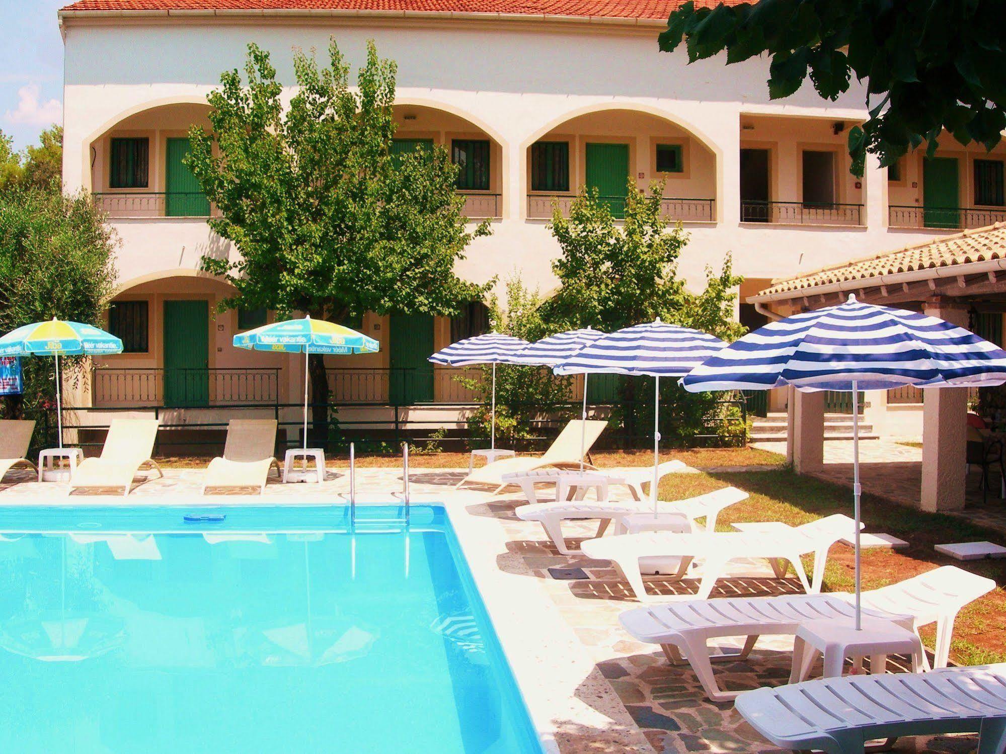 Villa Karmar Hotel Apartments Dassia  Zewnętrze zdjęcie